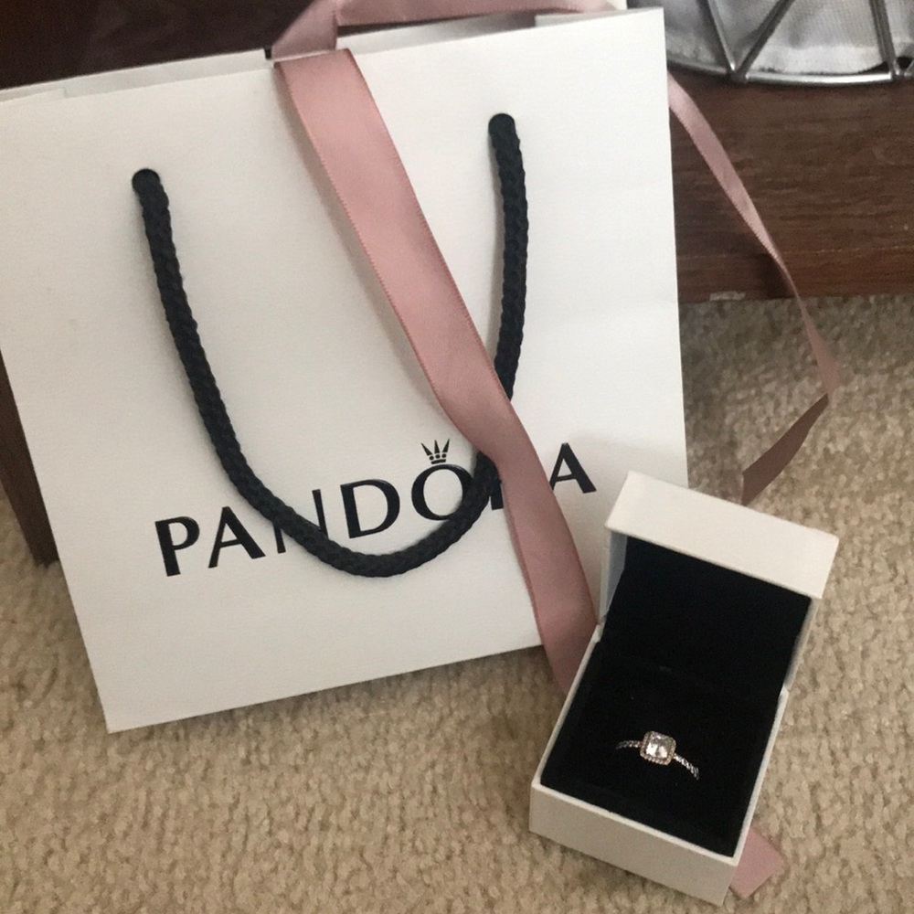 Pandora Ring